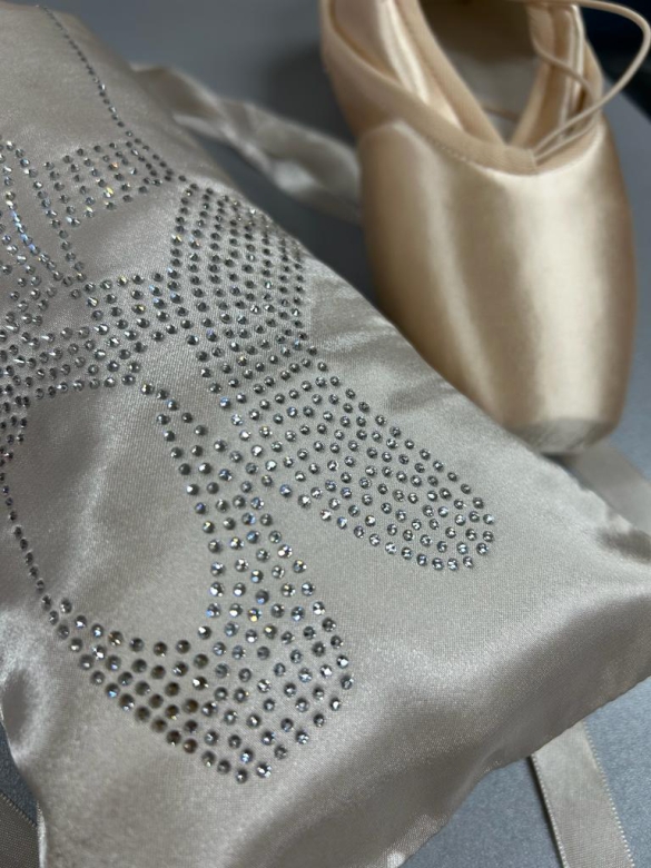 Gymo Pointe Bag Cream (Customizable)